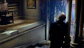 『妖女ゴーゴン』 1964　約1時20分：中二階への階段＋向こう側