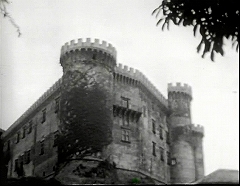 『生きた屍の城』 1964　約45分：城の外観、昼間