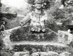 『生きた屍の城』 1964　約53分：ボマルツォの《聖なる森》／《ペルセポネー》