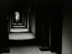 『生きた屍の城』 1964　約1時間8分：長い廊下