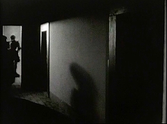 『生きた屍の城』 1964　約1時間12分：廊下
