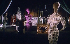『モデル連続殺人！』 1964　約1時間16分：館、広間