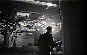『審判』 1962　約1時間49分：V字状の鉄骨による梁の空間