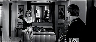 『悪徳の栄え』 1963　約33分：ジュリエットの家、二階＋東アジア風縦長画面二点
