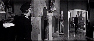『悪徳の栄え』 1963　約1時間38分：城　吹抜歩廊