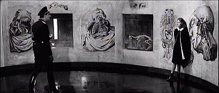『悪徳の栄え』 1963　約1時間41分：城　二階の白い円型部屋＋解剖図風壁画
