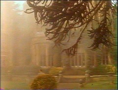 『襲い狂う呪い』 1965　約9分：館＋霧