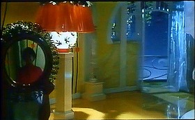 『魂のジュリエッタ』 1965　約1時間44分：隣の別荘、三階の黄色い部屋＋左に円鏡