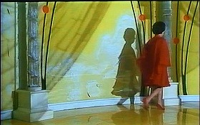 『魂のジュリエッタ』 1965　約1時間46分：隣の別荘、三階の黄色い部屋＋ジュリエッタとカーテンの影