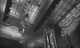 『亡霊の復讐』 1965　約1時間：寝室の天井