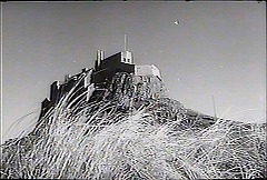 『袋小路』 1966　約5分：丘の上の城