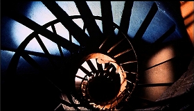『呪いの館』 1966　約36分：第二の螺旋階段、真上から