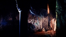 『呪いの館』 1966　約1時間5分：洞窟状通路