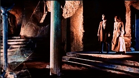『呪いの館』 1966　約1時間6分：地下墓所、入口附近