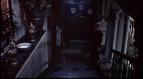 『蛇女の脅怖』 1966　約1時間1分：主階段、上から
