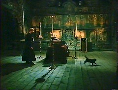 『妖婆 死棺の呪い』 1967　約39分：第一夜　堂内、駆け抜ける黒猫