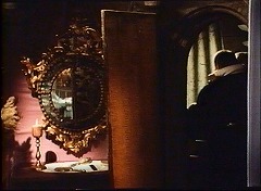 『ターヘル・アナトミア － 悪魔の解体新書 －』 1968　約45分：マリオンの部屋、鏡、衝立の奥の扉口、その先に螺旋階段