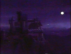 『バンパイア・ラヴァーズ』 1970　約0分：夜の城全景