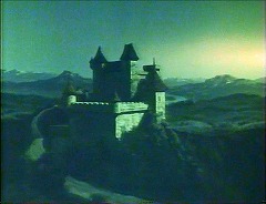 『ドラキュラ復活！ 血のエクソシズム』 1970　約0分：城の全景