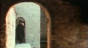 『さらば美しき人』 1971　約1時間23分：ソランツォの城、屋外に面した歩廊