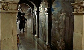 『鮮血の処女狩り』 1971　約12分：廊下＋壁画