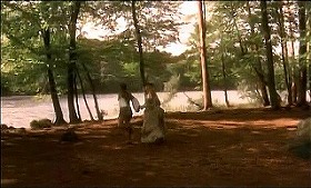 『鮮血の処女狩り』 1971　約33分：水辺の林