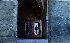 『催淫吸血鬼』 1971　約4分：主塔への通路(?)