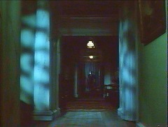 『恐怖の吸血美女』 1971　約1時間20分：夜の学校、廊下