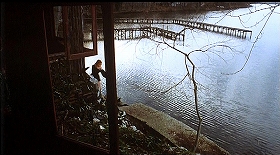 『血みどろの入江』 1971　約31分：桟橋から四阿へ
