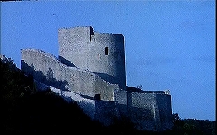 『レクイエム』 1971　約20分：城の外観
