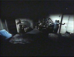 『ヨーガ伯爵の復活』 1971　約54分：館、彫像のある物置風の部屋　やや上から