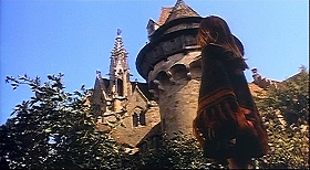 『処刑男爵』 1972　約1時間17分：城、敷地の外から
