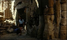 『エル・ゾンビ 落武者のえじき』 1972　約17分：廃墟　アーチから手前へ
