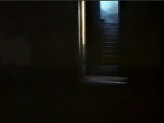 『ター博士の拷問地下牢』 1973　約46分：廊下の反対側、奥に階段