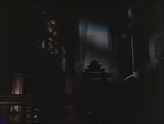 『レモーラ』 1973　約30分：館　一階から二階への階段