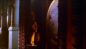 『リサと悪魔』 1973　約20分：柱時計に映る影
