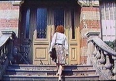 『セリーヌとジュリーは舟でゆく』 1974　約44分：屋敷の玄関への階段