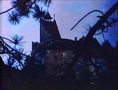 『Mr.バンピラ　眠れる棺の美女』 1974　約11分：城