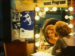 『ラ・パロマ』 1974　約17分：楽屋の鏡台