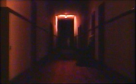 『季節のはざまで』 1992　約1時間10分：廊下