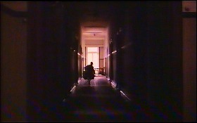 『季節のはざまで』 1992　約1時間19分：廊下