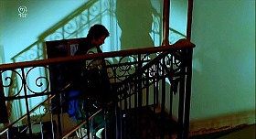 『赤い影』 1973　約1時間35分：老姉妹のホテルの階段