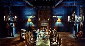 『ヘルハウス』 1973　約13分：食堂