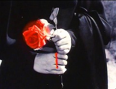 『ＨＯＵＳＥ ハウス』 1977　約18分：過去　モノクロのさなか血と薔薇だけが赤い