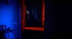『インフェルノ』 1980　約35分：サラの部屋の廊下