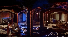 『インフェルノ』 1980　約1時間33分：ローズの部屋の床下