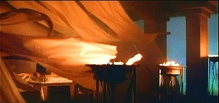 『ハンガー』 1983　約20分：風にふくらむカーテン、過去