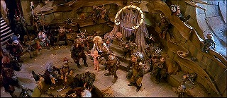 『ラビリンス －魔王の迷宮－』 1986　約25分：城、玉座の間　上から