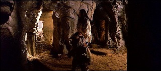 『ラビリンス －魔王の迷宮－』 1986　約33分：人面岩の洞窟
