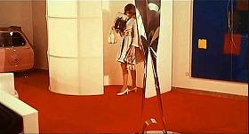 『怪奇な恋の物語』 1968　約1分：主人公の部屋の入口附近